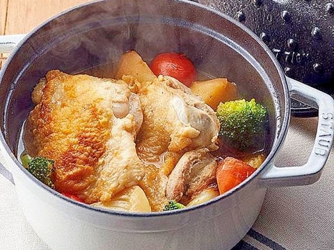 [ストウブ公式]チキンと野菜の蒸し煮